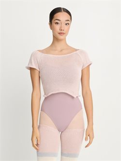 Pudderfarvet kort strik top fra Intermezzo