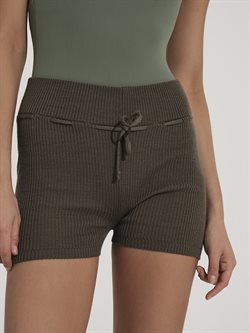 Khakigrønne strik shorts fra Grishko
