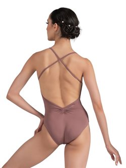 BalletRosa drangt med dyb ryg i gammel rosa