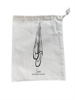 Seré balletsko pose med stregtegning af balletsko