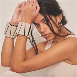 Moonchild Weight Bangles i sandfarvet